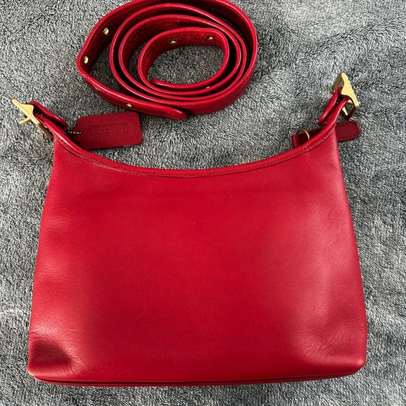 Authentic Vintage Coach 9136 Legacy Zip in Red - Picture 2 of 8